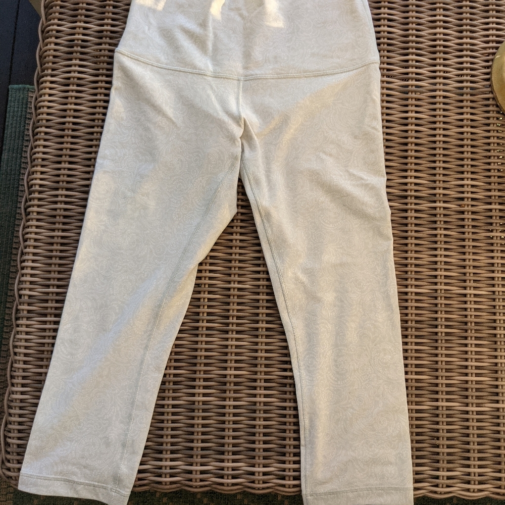 Lululemon pants - Picture 2 of 6